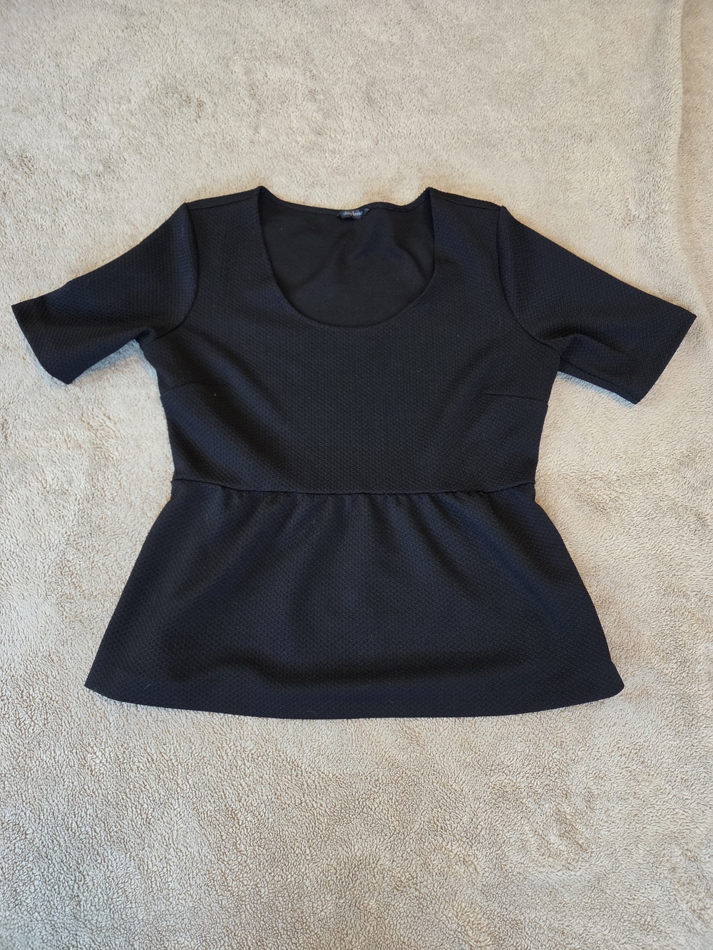 Daisy Fuentes Black Scoop Neck Peplum Top